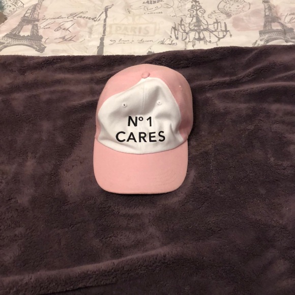 Pink and white hat - Picture 1 of 1